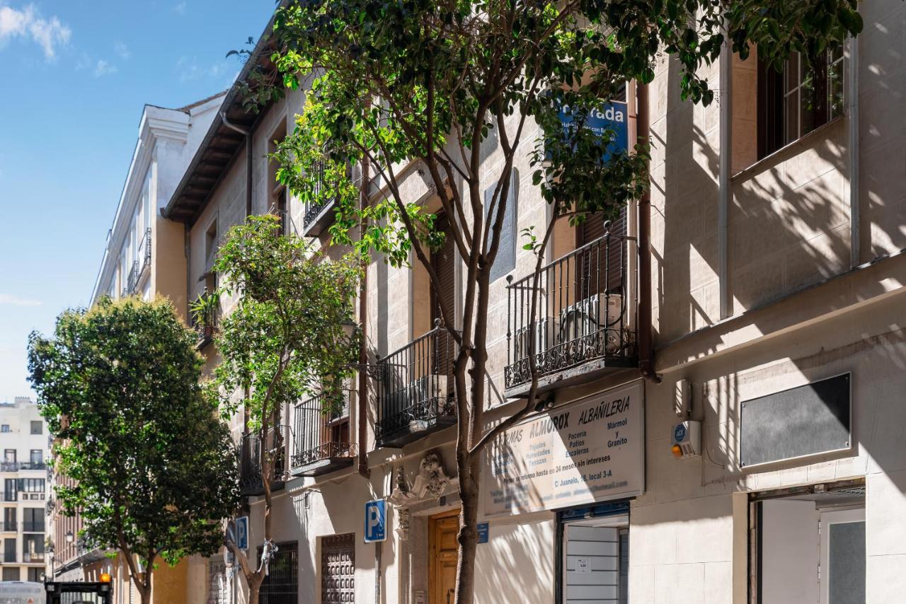 Cozy One-Bedroom La Latina Madrid Esterno foto